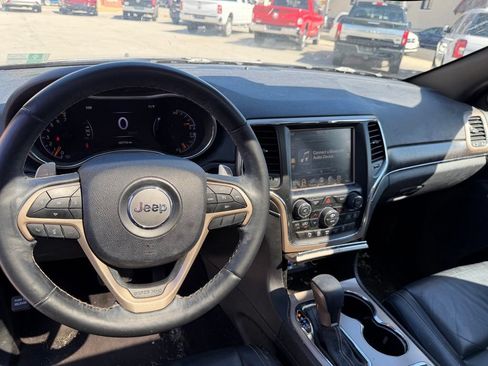 Used 2017 Jeep Grand Cherokee Limited AWD/4WD image 10