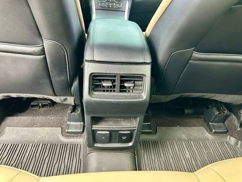 Used 2020 Ford Edge SEL w/ Convenience Package FWD image 9