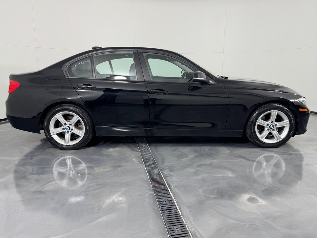 Used 2013 BMW 328i xDrive Sedan AWD/4WD image 4