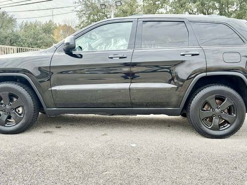 Used 2013 Jeep Grand Cherokee Limited w/ Luxury Group II image 8