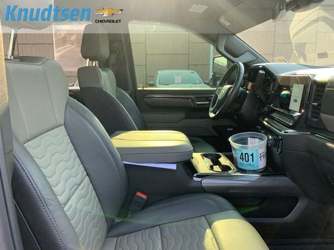 Used 2025 Chevrolet Silverado 2500 ZR2 w/ LPO, Dark Essentials Package AWD/4WD image 13