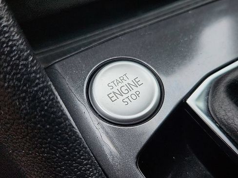 Used 2023 Volkswagen Tiguan SE R-Line FWD image 19