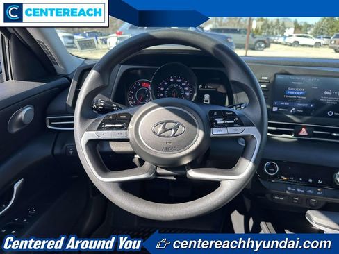 Used 2023 Hyundai Elantra SEL FWD image 11