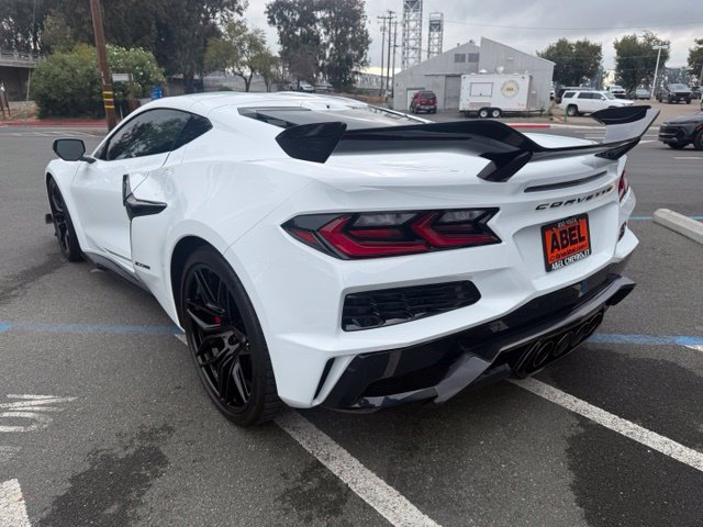 Used 2023 Chevrolet Corvette Z06 w/ Z07 Performance Package RWD image 10