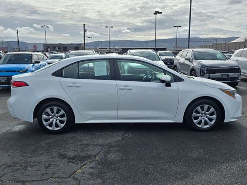Used 2024 Toyota Corolla LE image 6