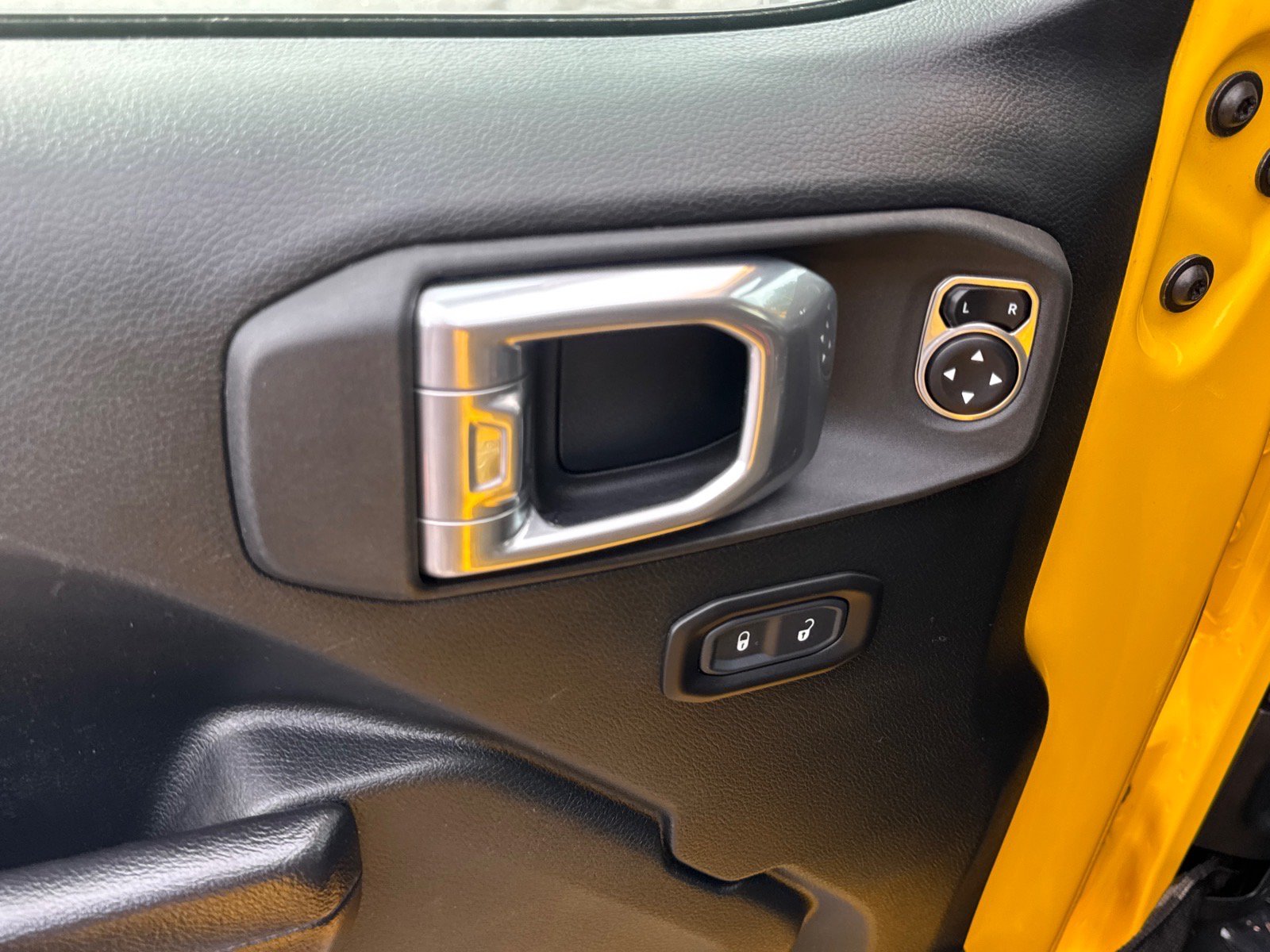 Used 2021 Jeep Wrangler Sport AWD/4WD image 7