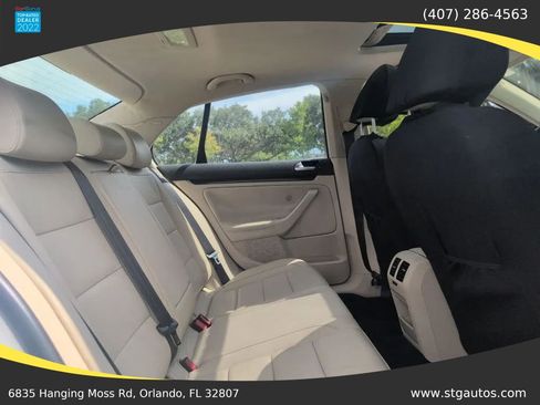 Used 2010 Volkswagen Jetta SE FWD image 22