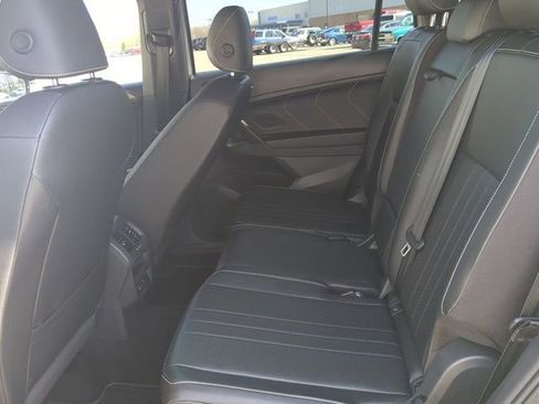 Used 2023 Volkswagen Tiguan SE R-Line image 13