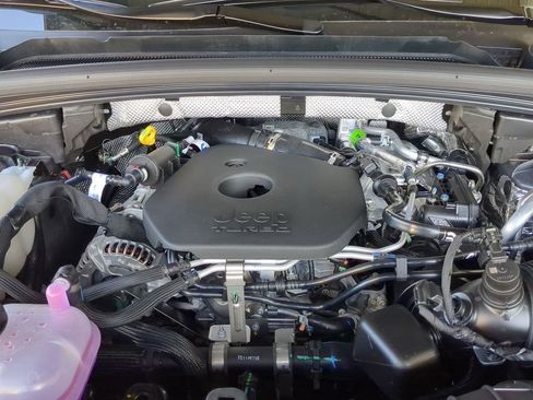 New 2026 Jeep Grand Cherokee Laredo image 10