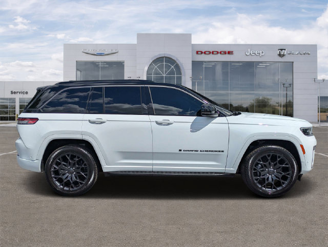 Certified 2026 Jeep Grand Cherokee Summit w/ Obsidian Package AWD/4WD image 2