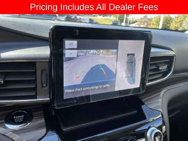 Used 2023 Ford Explorer Limited w/ Equipment Group 301A AWD/4WD image 33