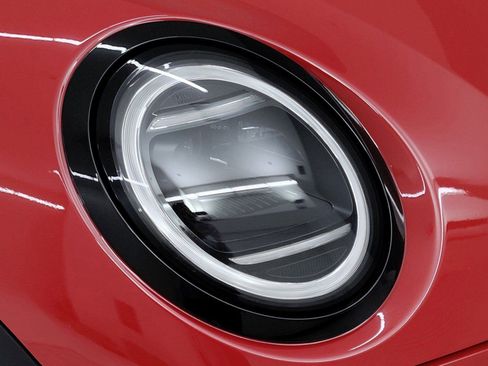 Used 2025 MINI Cooper 2-Door Hardtop image 3