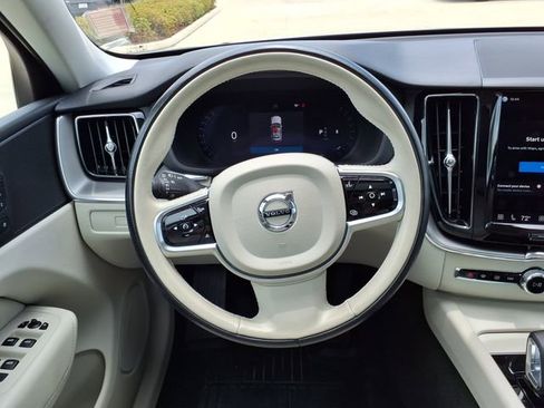 Certified 2023 Volvo XC60 B5 Core AWD/4WD image 21