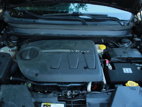 Used 2017 Jeep Cherokee Sport FWD image 24