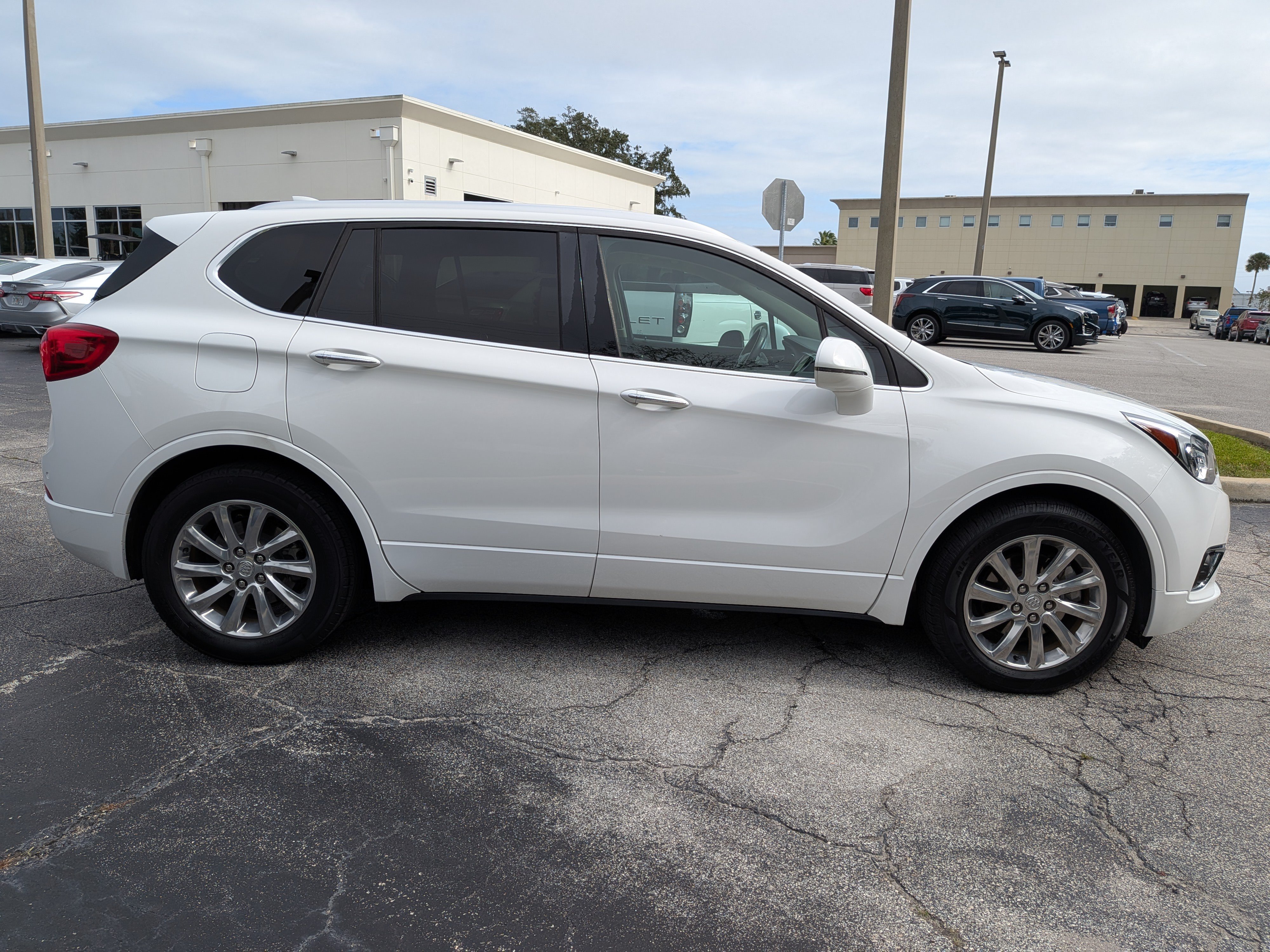 Used 2020 Buick Envision Essence w/ LPO, Cargo Package FWD image 3