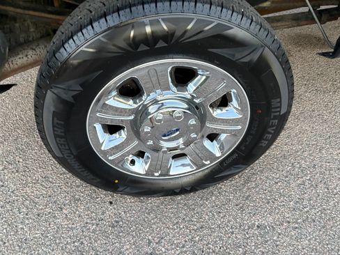 Used 2014 Ford F350 Lariat w/ Lariat Ultimate Package AWD/4WD image 32
