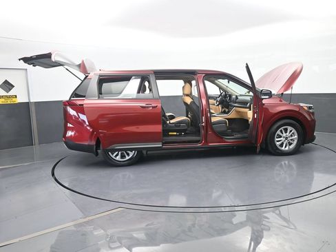 Used 2023 Kia Carnival LX w/ Paint Protection Package FWD image 73