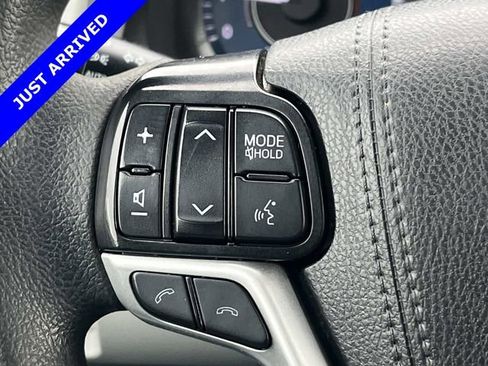 Used 2020 Toyota Sienna LE w/ LE Preferred Package image 28