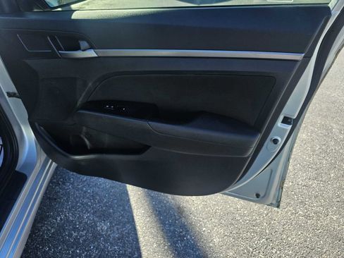 Used 2018 Hyundai Elantra SEL w/ Cargo Package image 18