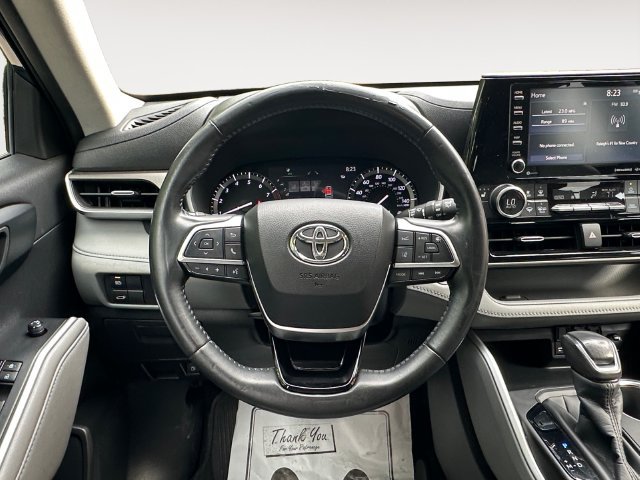 Used 2020 Toyota Highlander XLE FWD image 12