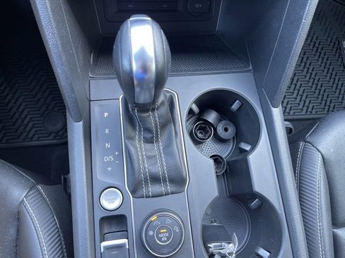 Used 2021 Volkswagen Atlas Cross Sport SE image 27