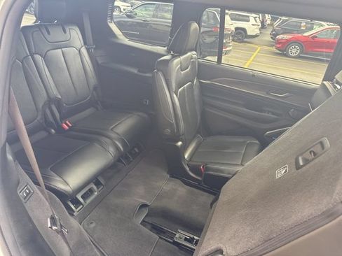 Used 2021 Jeep Grand Cherokee L Overland w/ Luxury Tech Group IV AWD/4WD image 21