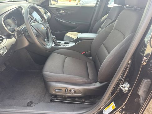 Used 2025 Chevrolet Malibu LT FWD image 9