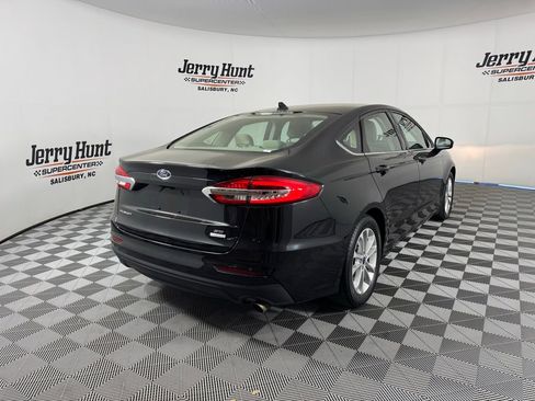 Used 2020 Ford Fusion SE w/ Fleet SE Value Package image 8