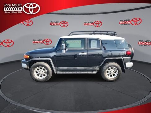 Used 2013 Toyota FJ Cruiser 4WD w/ Upgrade Pkg image 5