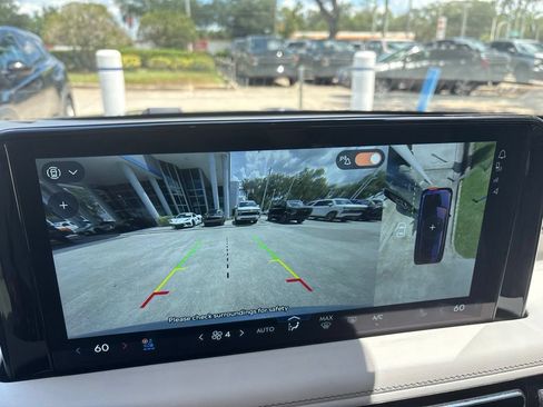 Used 2025 Lincoln Aviator Reserve w/ Equipment Group 201A AWD/4WD image 7