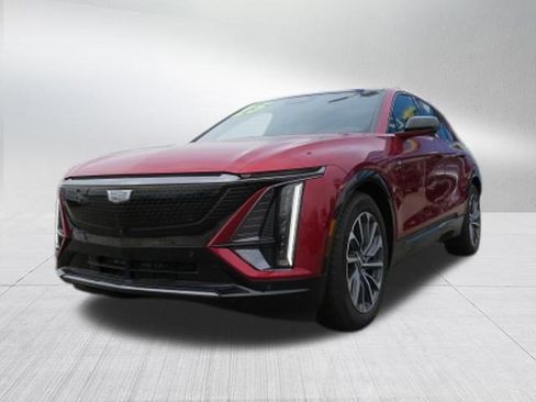 New 2025 Cadillac Lyriq Sport image 7