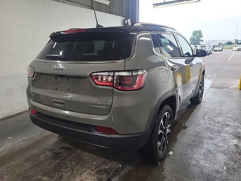 Used 2023 Jeep Compass Limited w/ Sun and Sound Group AWD/4WD image 3