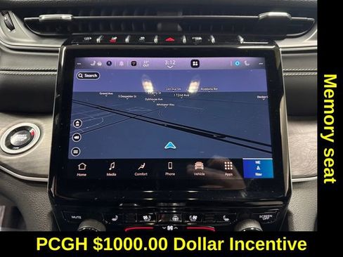 Used 2024 Jeep Grand Cherokee L Limited w/ Luxury Tech Group II image 12