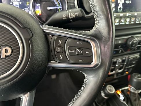 Used 2022 Jeep Wrangler Unlimited Sahara w/ Cold Weather Group image 16