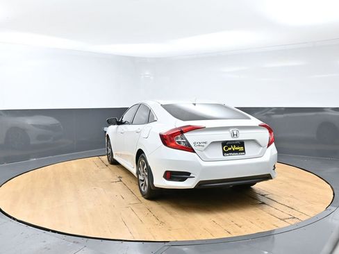 Used 2018 Honda Civic EX image 9