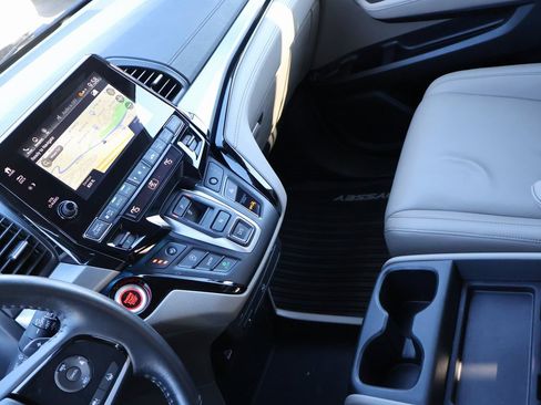 Certified 2024 Honda Odyssey Touring image 21