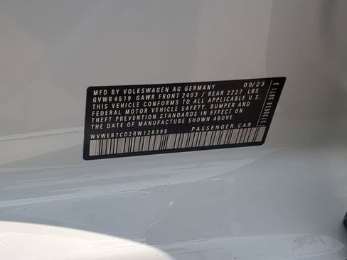 Used 2024 Volkswagen Golf R AWD/4WD image 36
