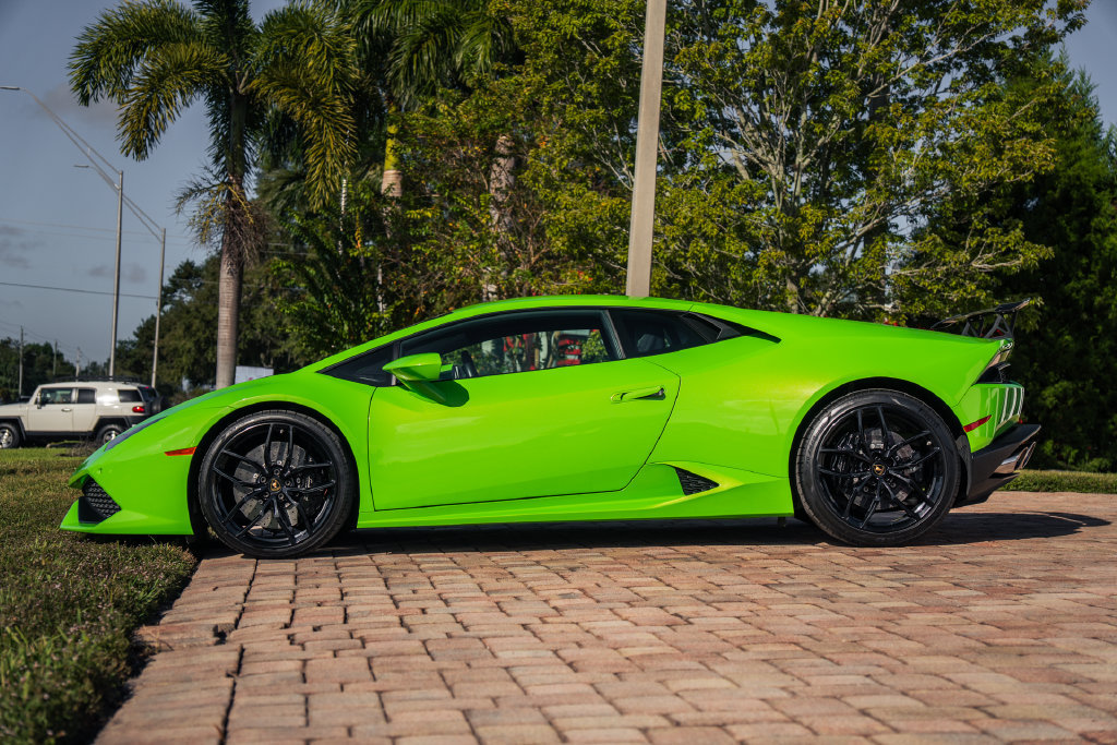 Used 2015 Lamborghini Huracan LP 610-4 AWD/4WD image 2