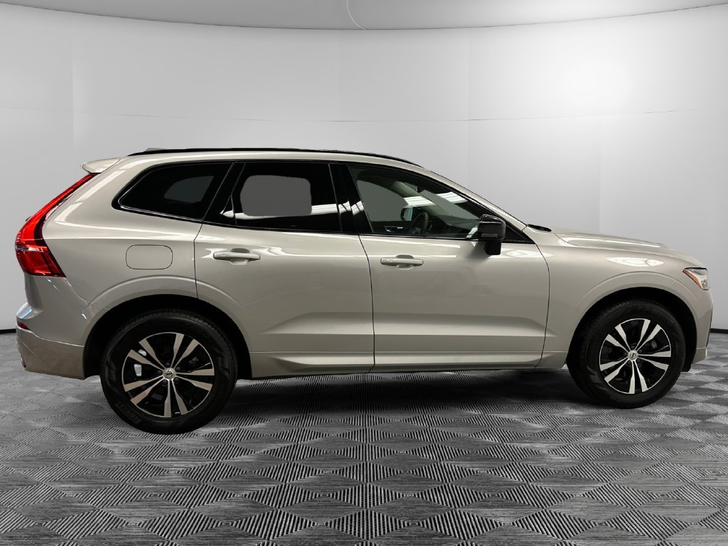 Used 2024 Volvo XC60 B5 Core w/ Climate Package AWD/4WD image 7
