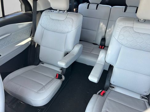 Used 2025 Ford Explorer Platinum w/ Ultimate Package AWD/4WD image 10