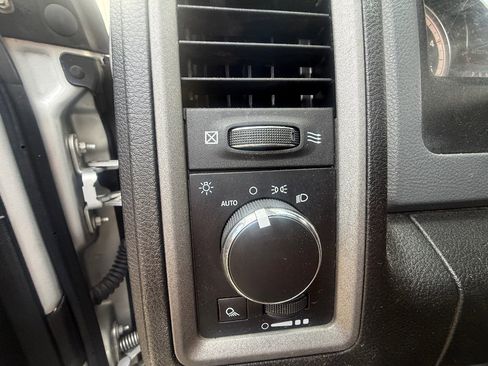 Used 2018 RAM 3500 Tradesman w/ Chrome Appearance Group image 20