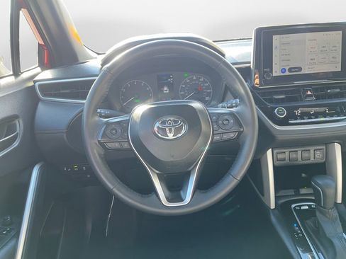 Used 2025 Toyota Corolla Cross AWD Hybrid image 13