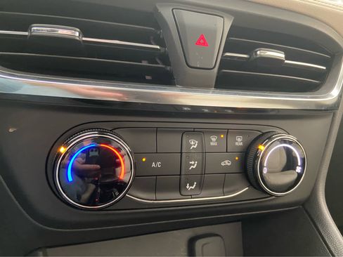 Used 2024 Buick Encore GX Preferred image 27