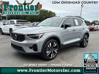 Used 2024 Volvo XC40 B5 Plus w/ Protection Package Premier AWD/4WD video 1