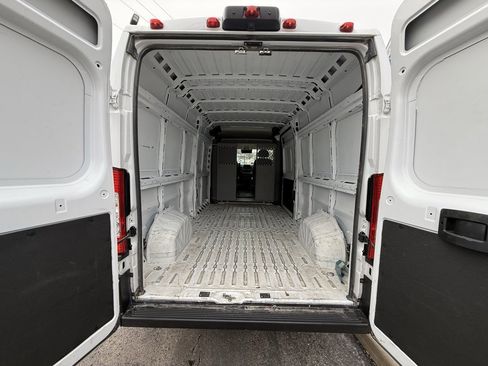 Used 2023 RAM ProMaster 2500 image 31