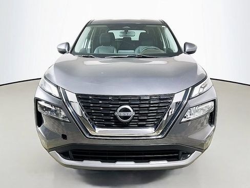 Used 2023 Nissan Rogue SV FWD image 2