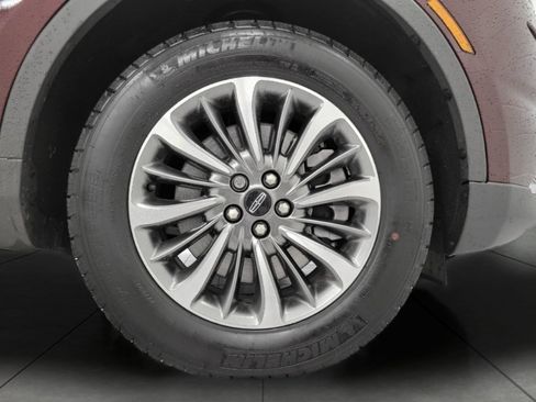 Used 2023 Lincoln Nautilus Reserve AWD/4WD image 3