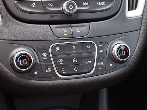 Used 2024 Chevrolet Malibu LT FWD image 17