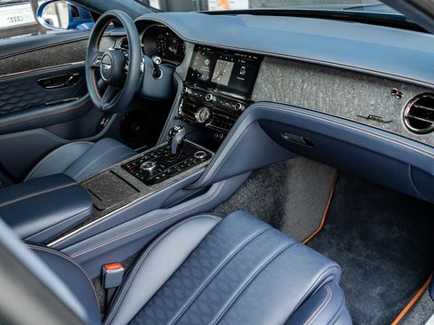 Certified 2025 Bentley Flying Spur Plug-In Hybrid AWD/4WD image 2