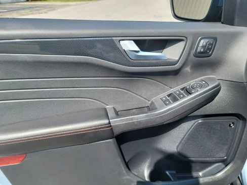 Used 2025 Ford Escape ST-Line Elite w/ Premium Technology Package AWD/4WD image 11